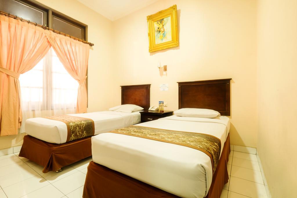 Malioboro Inn Hotel Джок'якарта Екстер'єр фото